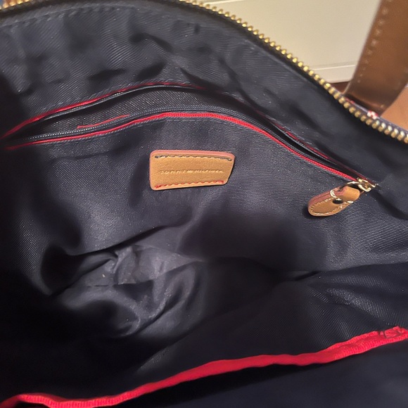 Tommy Hilfiger bag - Picture 2 of 3